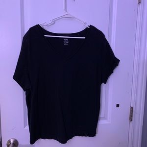 Black Old Navy v neck tee shirt